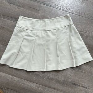 Hollister pleated skirt Medium
